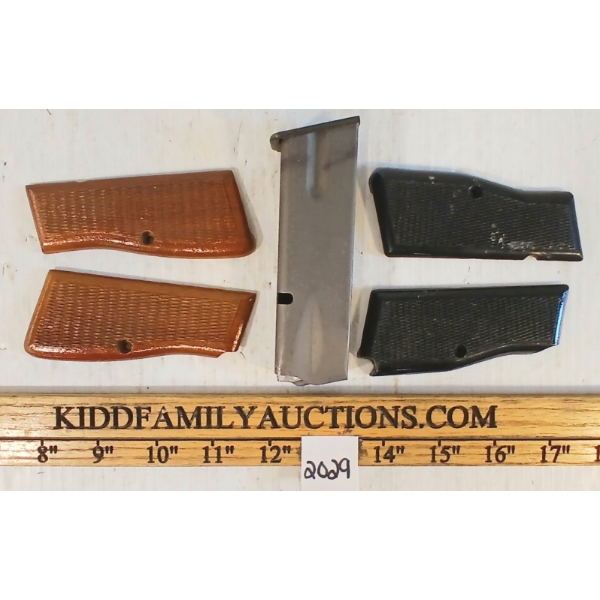 LOT OF 3 - PAIRS OF GRIPS & BROWNING HIGH POWER MAG