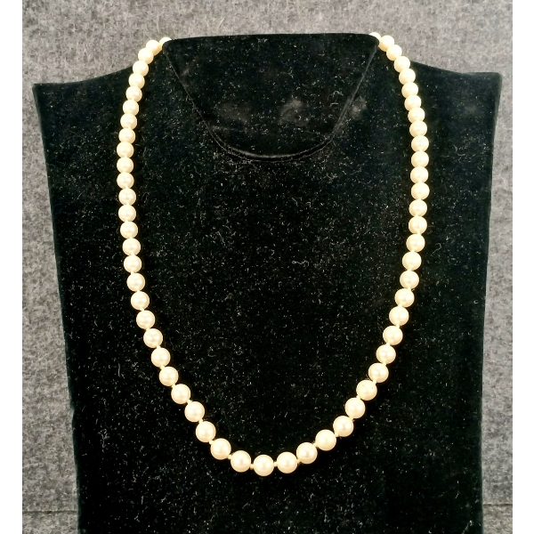 PEARL STRING NECKLACE