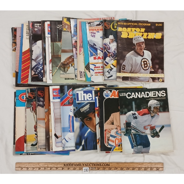 LOT OF 30 - NHL MAGAZINES & PROGRAMS