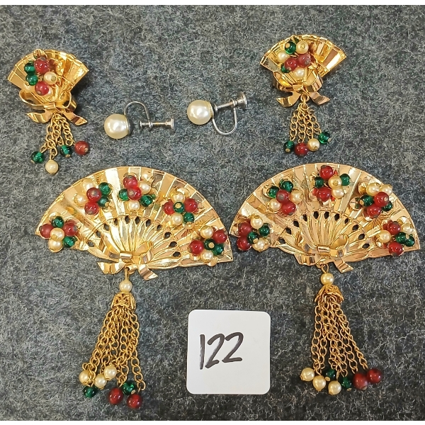 LOT OF 4 - HASKELL STYLE BROOCHES & SCREW-BACK EARRINGS