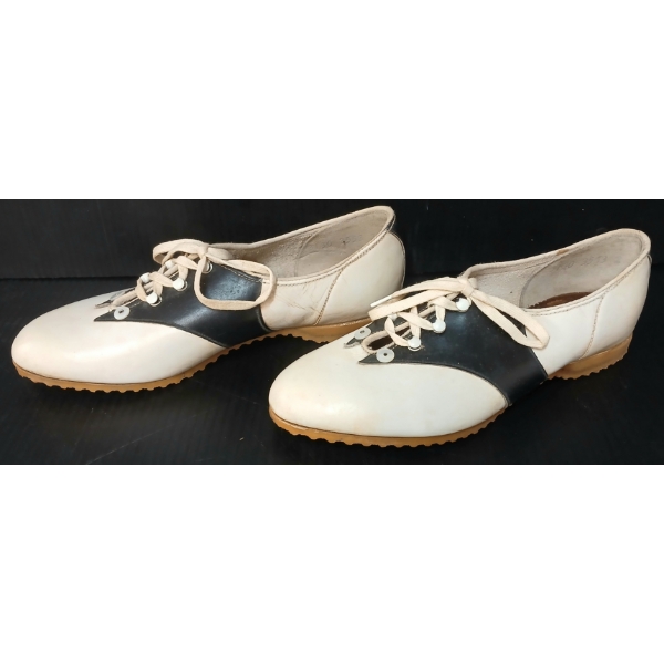 PAIR OF CHILDREN'S OXFORD SADDLE SHOES