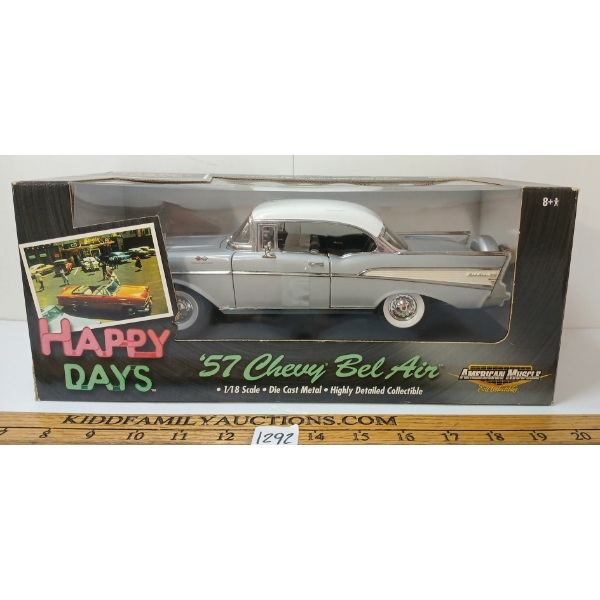 ERTL AMERICAN MUSCLE 1957 HAPPY DAYS CHEVY BEL AIR DIECAST MODEL