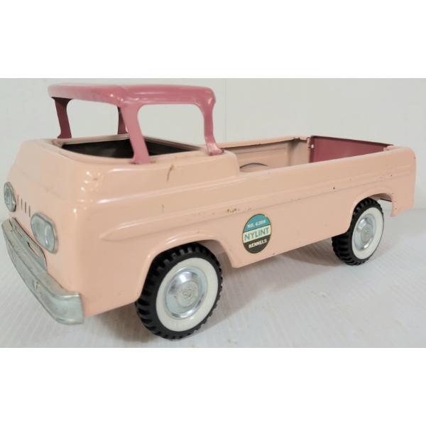 NYLINT NO. 6200 FORD KENNELS PICKUP TRUCK