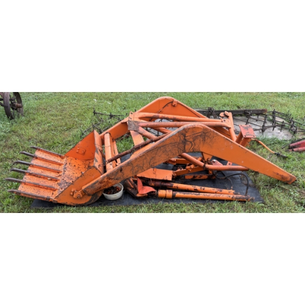 ALLIS CHALMER LOADER - 40 INCH TRIP BUCKET