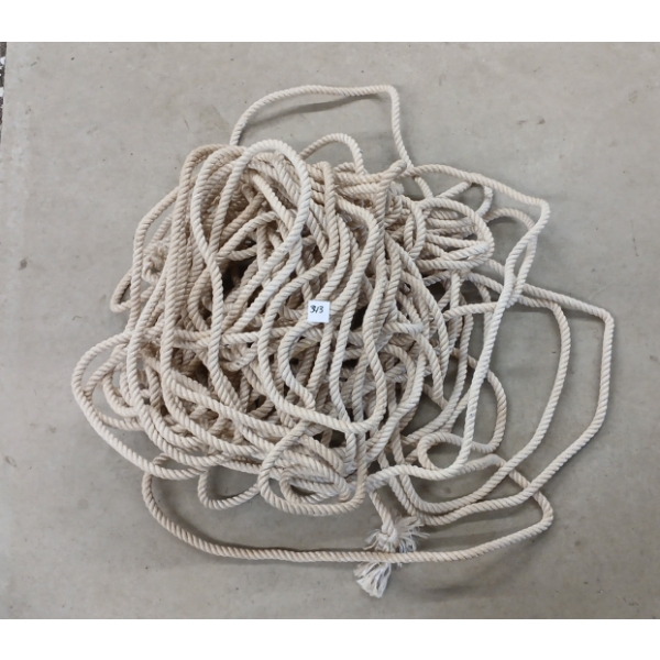 APPROX 250FT NYLON ROPE