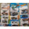 Image 4 : LOT OF 40 - HOTWHEELS / MATCHBOX - SNOOPY, RV THERE YET, VOLKSWAGEN ID BUZZ, ETC 