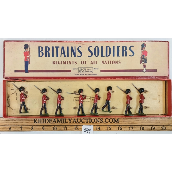 BRITAINS SOLDIERS LEAD FIGURES - NO. 75 THE SCOTS GUARDS