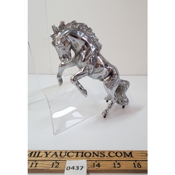 1940'S WHITE TRUCKS HOOD ORNAMENT
