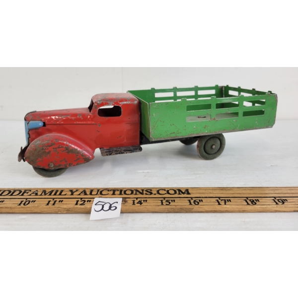 1940'S WYANDOTTE PRESSED STEEL FARM TRUCK
