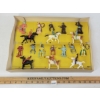 Image 3 : LOT OF 2 - BETON TOYS COWBOYS & INDIANS FIGURINE SETS