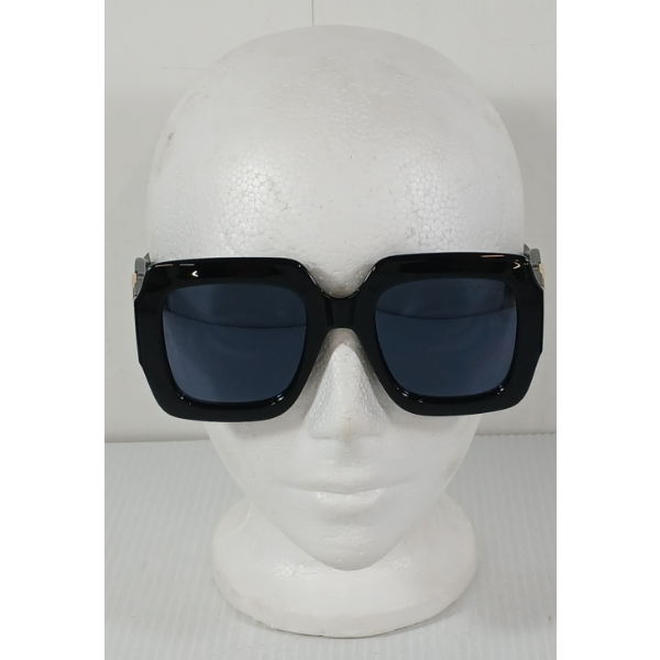 WOMEN'S GUCCI SUNGLASSES - AS NEW