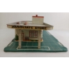 Image 2 : MARX PRESSED TIN SERVICE STATION