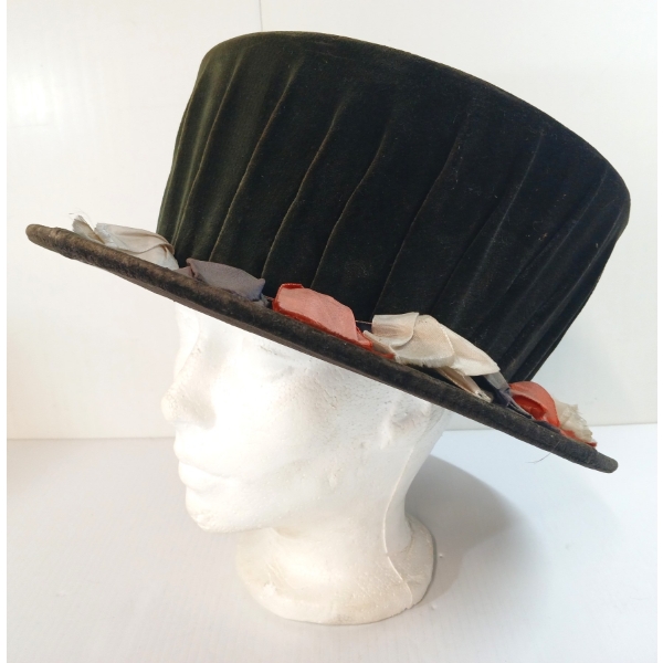 CHRISTYS' LONDON GREEN VELVET RIBBON HAT - CIRCA 1940s - 1960s