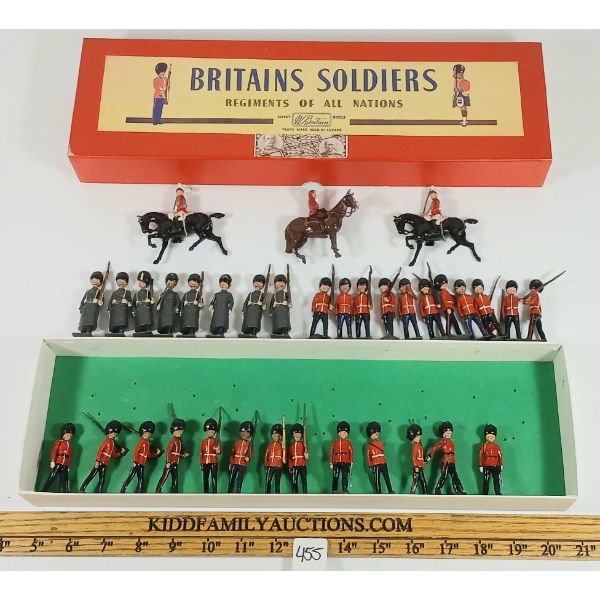 BRITAINS SOLDIERS LEAD FIGURES - NO. 1 & 2065 HM QEII 2ND MTD LIFE GUARDS, ETC