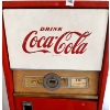 Image 2 : 1961 COCA-COLA 10 CENT COIN OP VENDING MACHINE