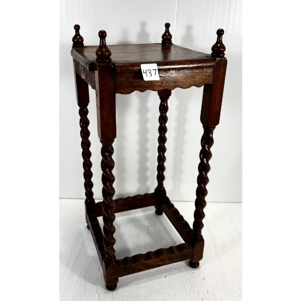 PLANT STAND W / BARLEY TWIST LEGS - WALNUT