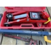 Image 2 : JOB LOT - 2T JACK, LUMBER ROLLER, PIPE WRENCH