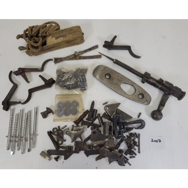 QTY OF MISC GUN PARTS - INCL BOLT, TRIGGERS, BUTTPLATE, ETC