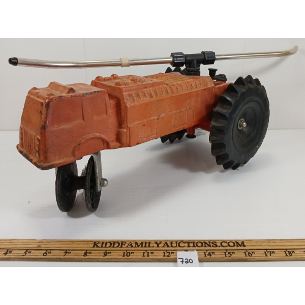 MELNOR METAL FIRE TRUCK TRAVELING SPRINKLER 