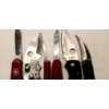 Image 3 : LOT OF 6 - SWISS ARMY FOLDING KNIVES, SPYDERCO TOOL & S&W CUTTING HORSE KNIFE