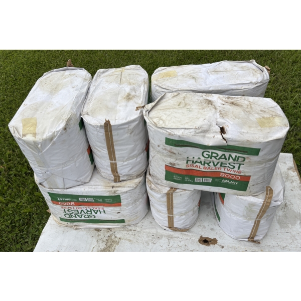 LOT OF 8 BALES - 9000 FT SQUARE BALE TWINE
