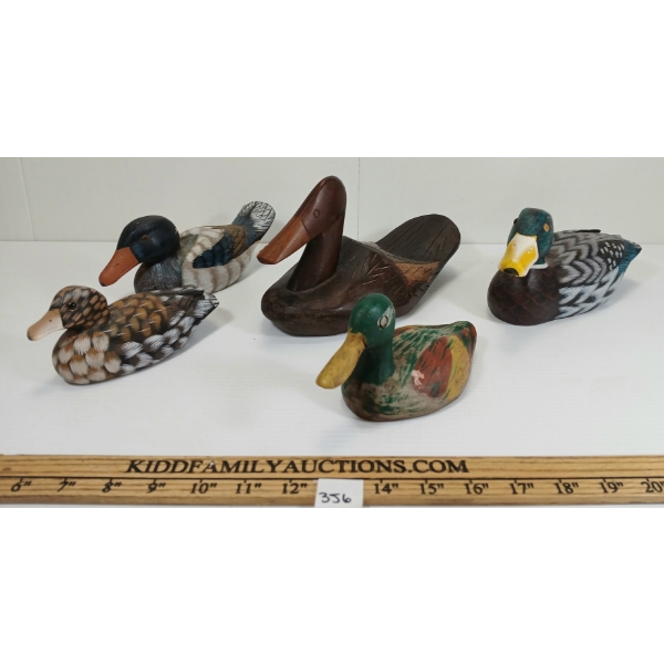 LOT OF 5 - DECORATIVE WOODEN DUCKS