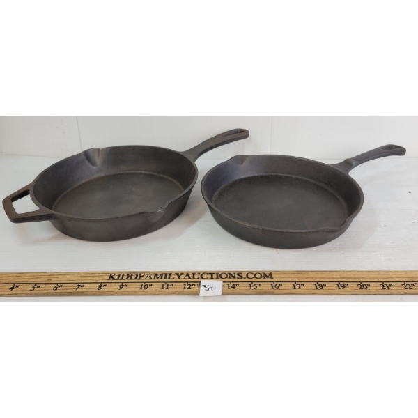 LOT OF 2 - CAST IRON PANS - INCL SMITH & CLARK IRONWORKS