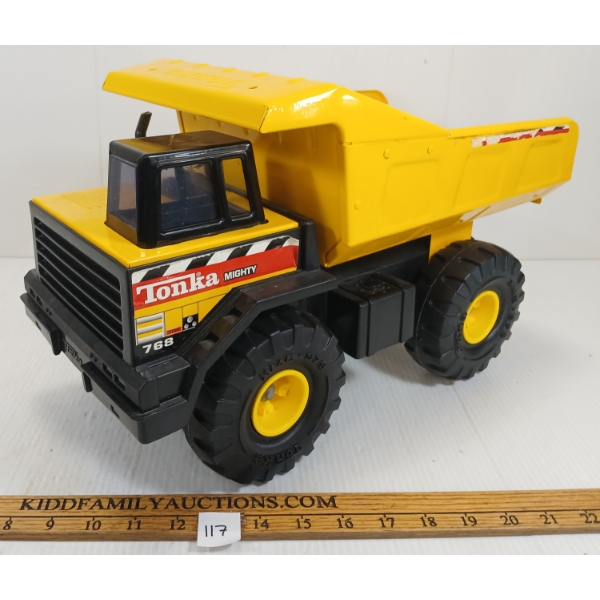 TONKA TOYS 768 MIGHTY DUMP TRUCK