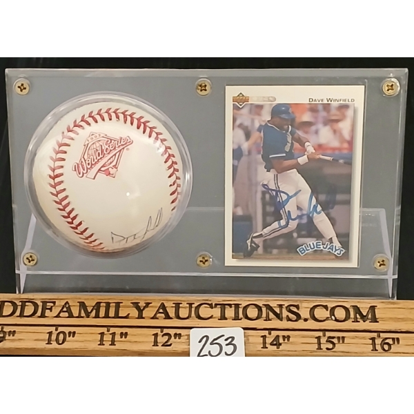 1992 UDC MLB TORONTO BLUE JAYS DAVE WINFIELD CARD & BASEBALL - AUTOGRAPHED