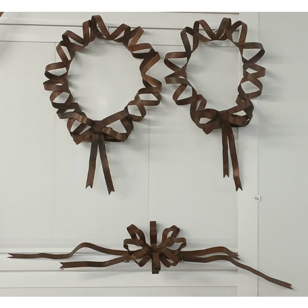 LOT OF 3 - DECORATIVE METAL WREATHS & BOW