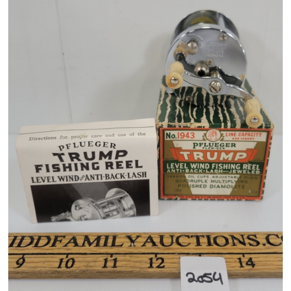 PFLUEGER TRUMP NO. 1943 LEVEL WIND FISHING REEL 