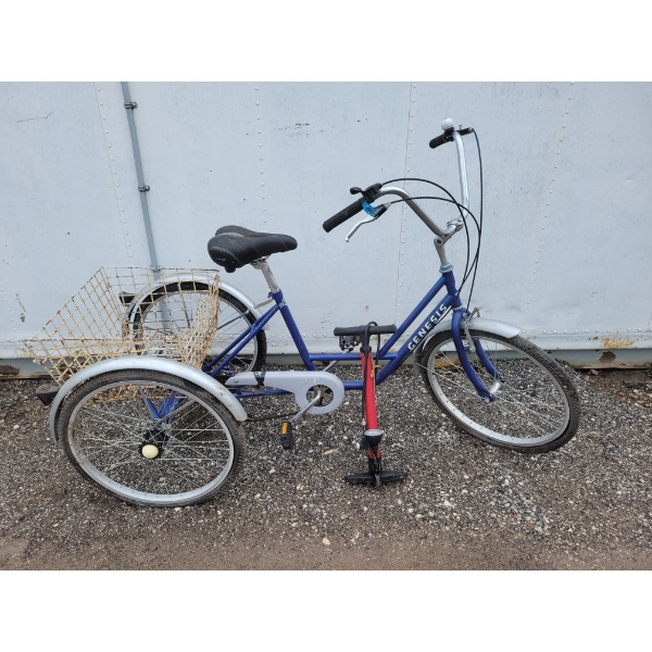 GENESIS 3 WHEEL BIKE W/ PUMP