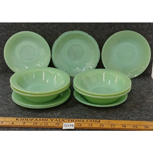 LOT OF 10 - JADEITE FIRE KING GLASSWARE - INCL BOWLS & SAUCERS