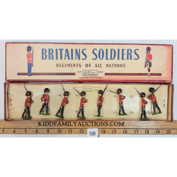 BRITAINS SOLDIERS LEAD FIGURES - NO. 1515 COLDSTRAM GUARDS