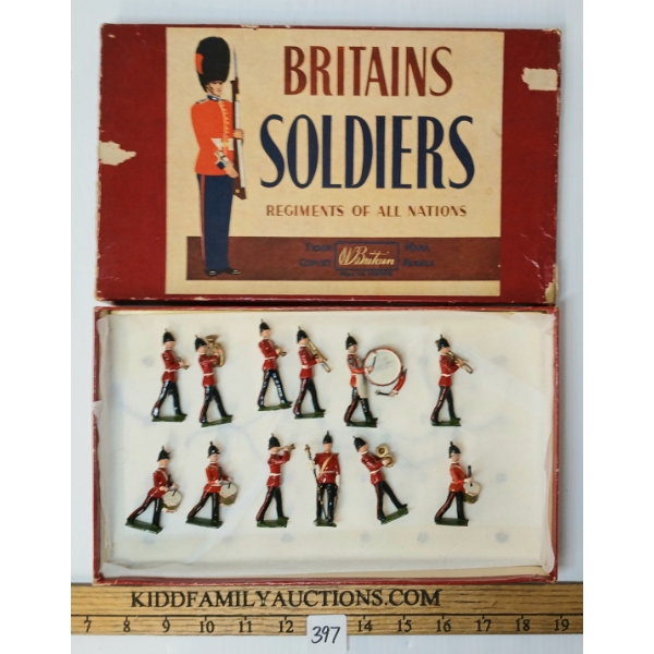BRITAINS SOLDIERS LEAD FIGURES - NO. 27 LINE INFANTRY BAND