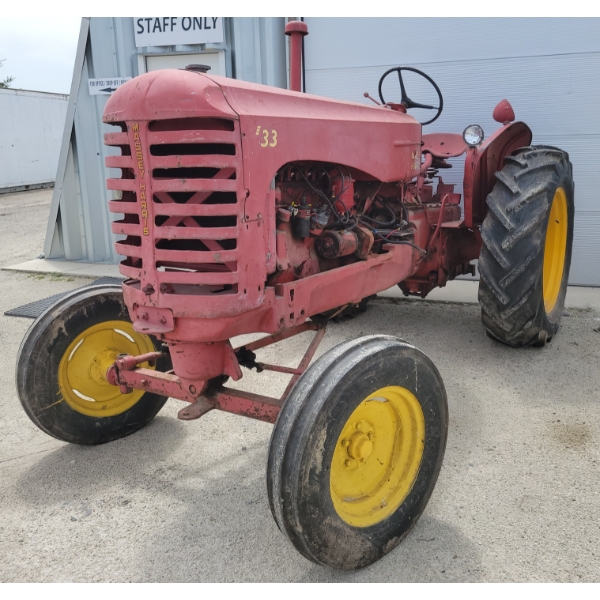 MASSEY HARRIS 33 TRACTOR - NO BATTERY 