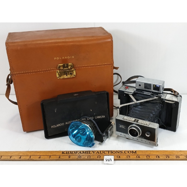 POLAROID 250 LAND CAMERA W/ CASE - CIRCA 1967-69