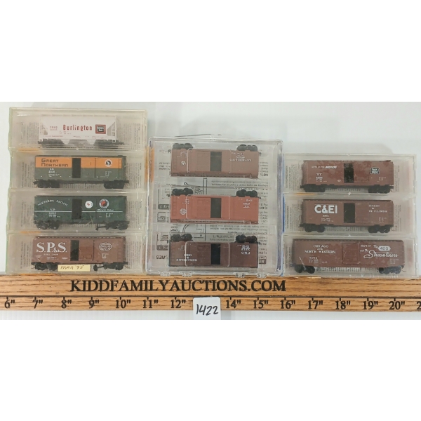 LOT OF 3 - MICRO TRAINS N SCALE TRAIN CAR SETS - WINDY CITY SPECIAL, FALLEN FLAGS & THE CAT PAK