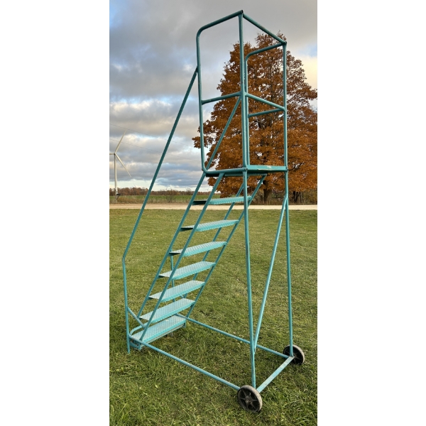 6' ROLLING SHOP LADDER