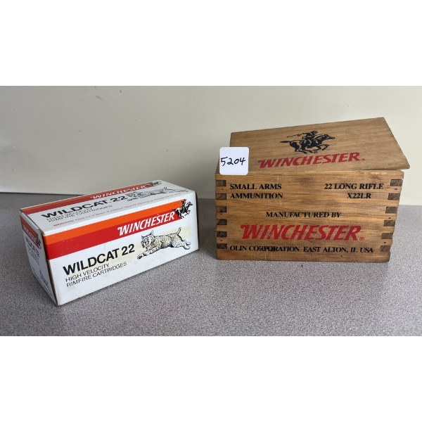 COMMEMORATIVE AMMO: 500X WINCHESTER WILDCAT .22 LONG RIFLE IN COMMEMORATIVE WOODEN CRATE