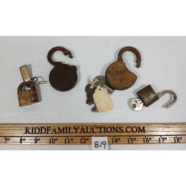 LOT OF 4 - VINTAGE LOCKS W/ KEYS - INCL YALE & CLINTON