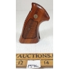 Image 6 : LOT OF 2 - HANDGUN GRIPS - INCL S&W