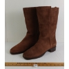 Image 3 : PAIR OF MEN'S SQUARE TOE BROWN SUEDE BOOTS