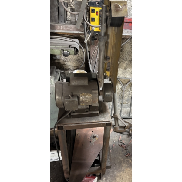 BELT SANDER - 22 INCH - WORKING