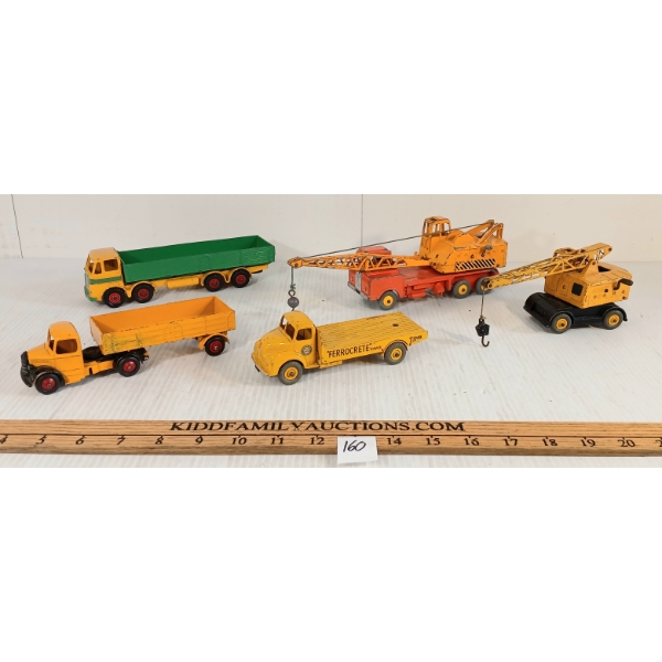 LOT OF 5 - DINKY TOYS DIECAST MODELS - COLES MOBILE CRANE, LEYLAND COMET, LORRY-MOUNTED CRANE, ETC