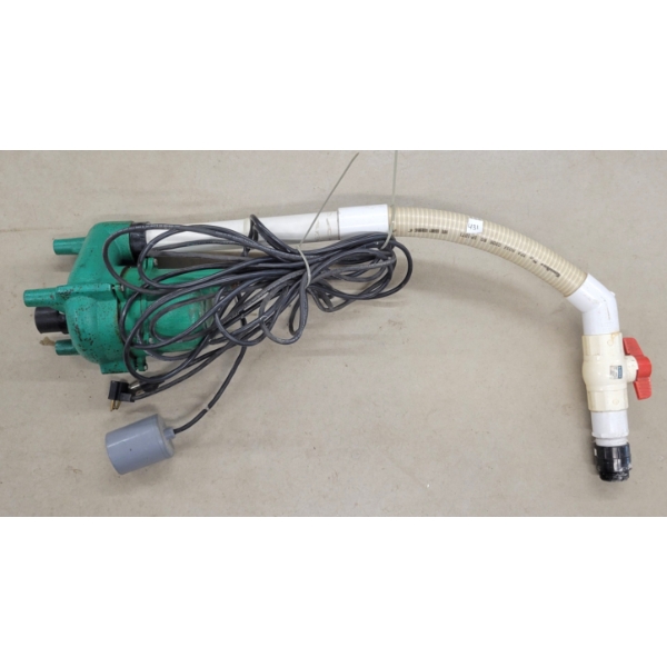 ZOELLER M53 MIGHTY-MATE SUBMERSIBLE SUMP PUMP W/ ATTACHMENTS