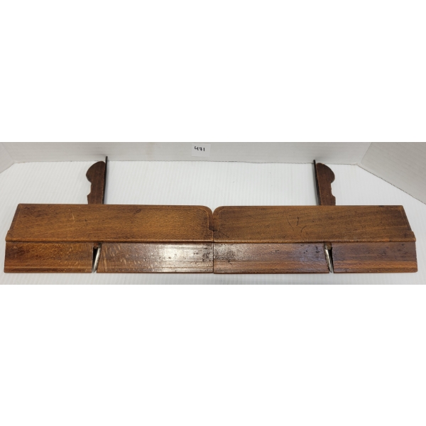 PAIR OF JOHN MOSELEY & SON BEECH PLANES 