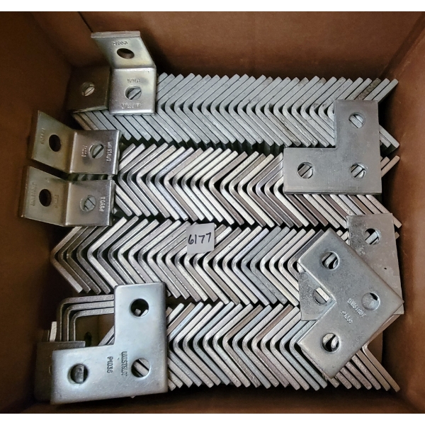 QTY OF ASSORTED HARDWARE BRACKETS
