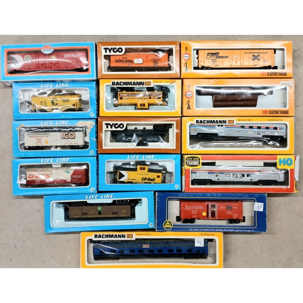 LOT OF 15 - TYCO, COX, LIFE-LIKE & BACHMANN HO MODEL TRAINS
