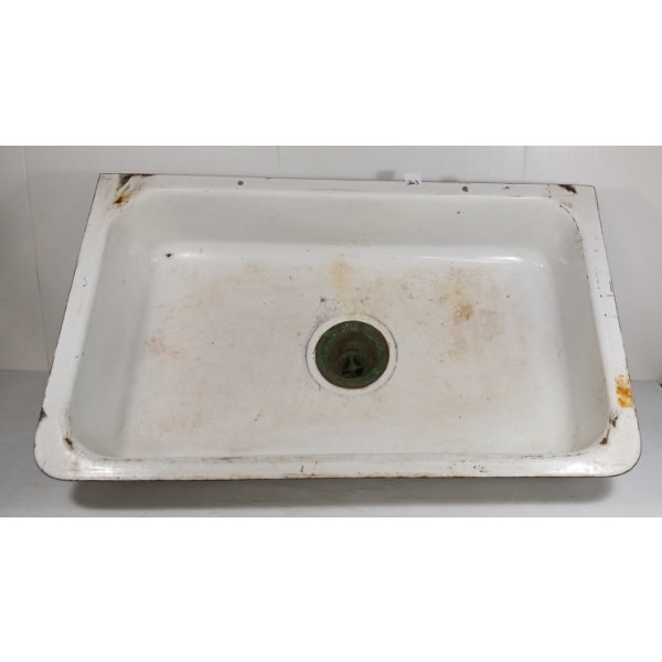 ENAMEL SINK W/ COPPER DRAIN ASSEMBLY